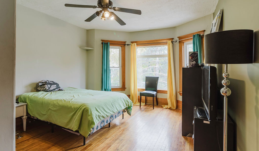 La-Source-Soleil-Maison-chambre